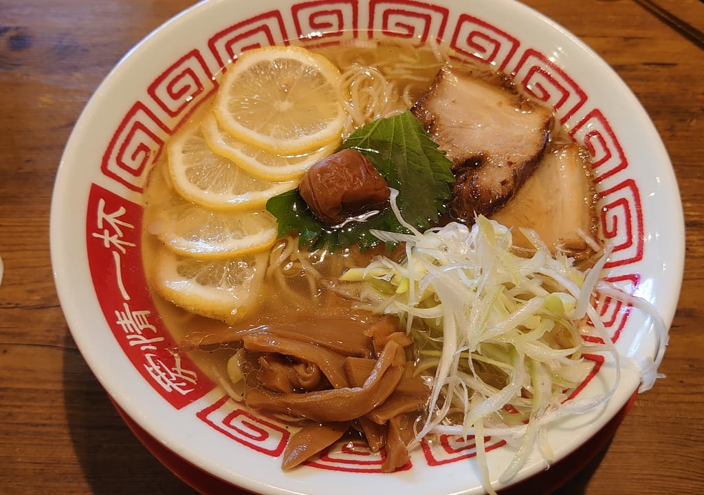 梅潮檸檬ラーメン